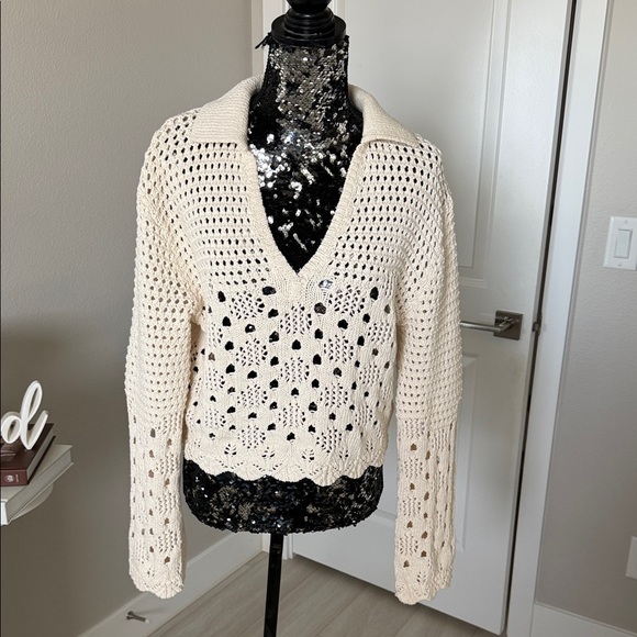 H&M Cream V-Neck Knit Sweater - Picture 3 of 7